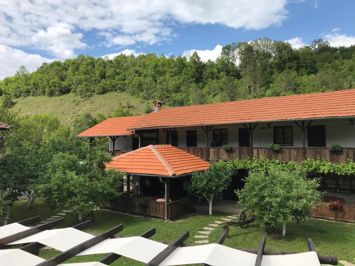 Konak Tosa Poganovo Exterior photo